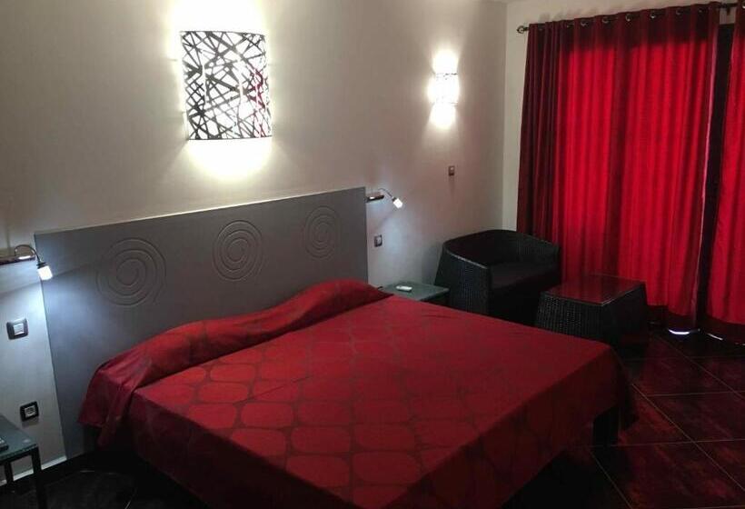 سوییت جونیور با چشمانداز دریا, De La Poste