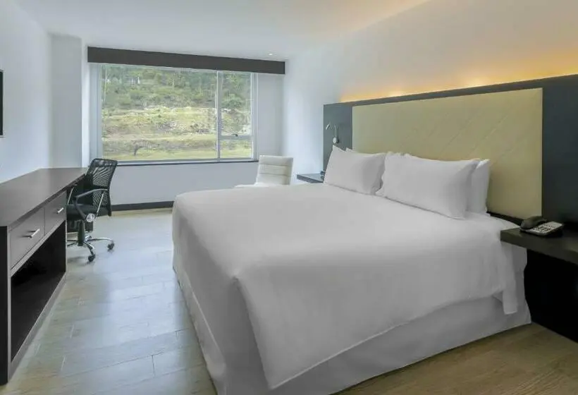 Habitación Estándar Cama King, Four Points By Sheraton Cuenca