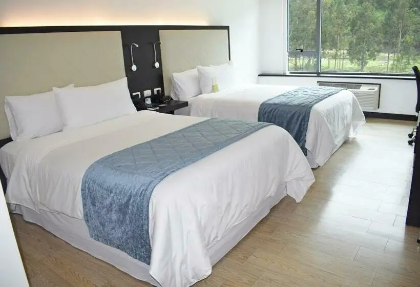 Habitación Estándar 2 Camas Matrimonio, Four Points By Sheraton Cuenca