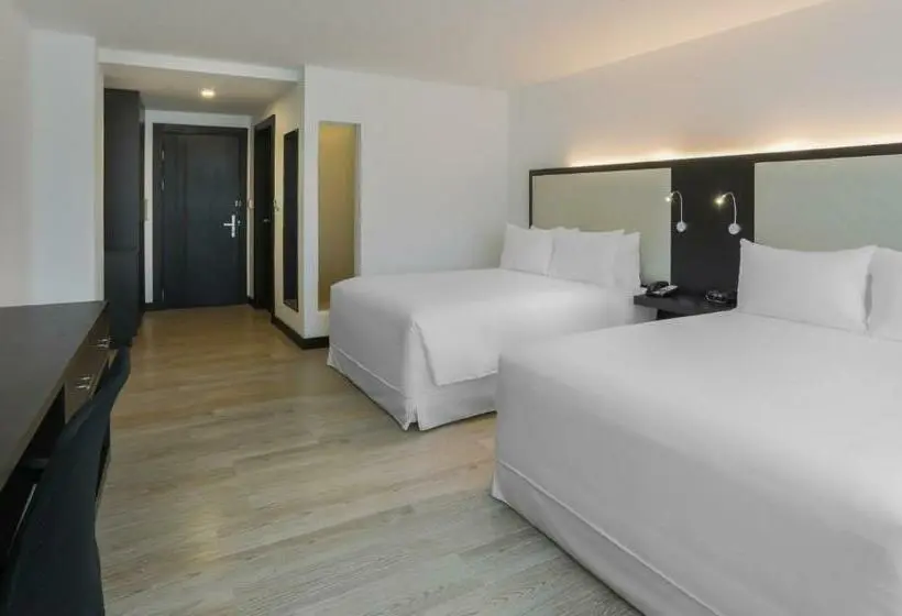 Habitación Estándar 2 Camas Matrimonio, Four Points By Sheraton Cuenca