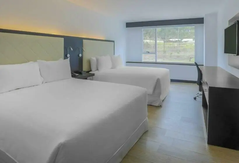 Habitación Estándar 2 Camas Matrimonio, Four Points By Sheraton Cuenca