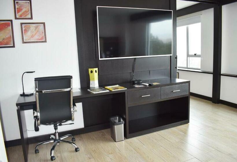 Suite, Four Points By Sheraton Cuenca