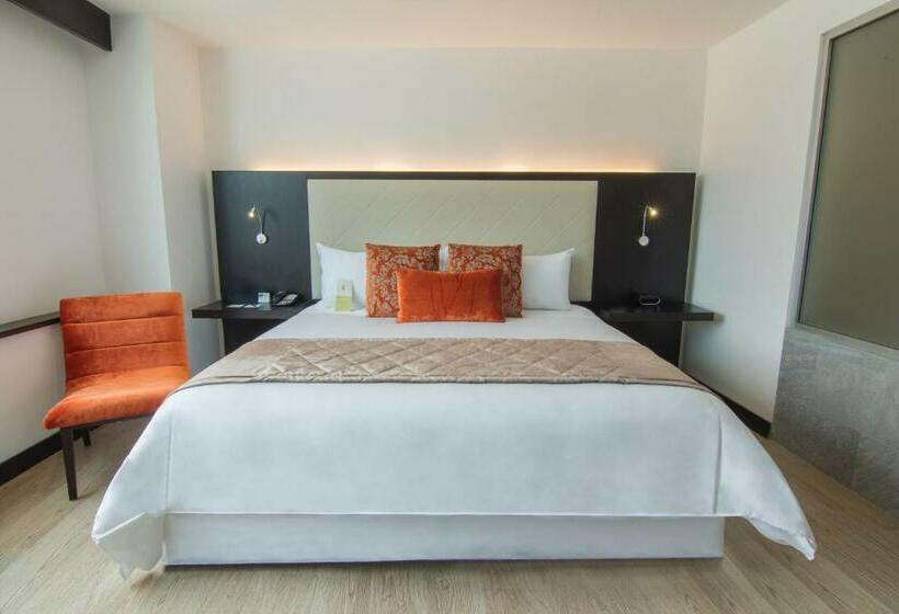 Люкс, Four Points By Sheraton Cuenca