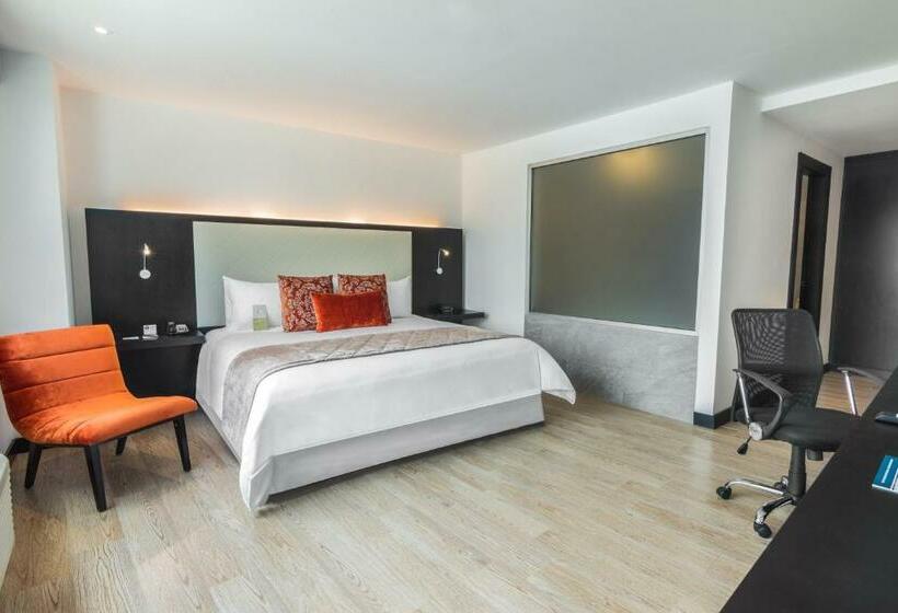Suite, Four Points By Sheraton Cuenca