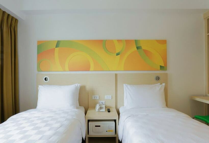 标准间, Go Hotels Timog