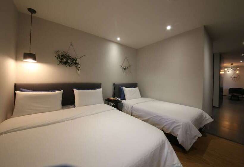 סוויטה, Brown Dot Hotel Masan Yangduck