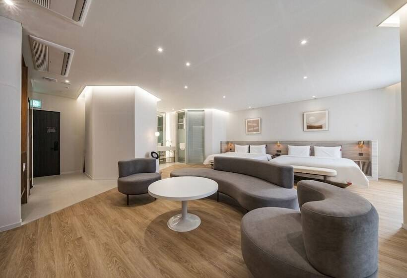 סוויטה, Brown Dot Hotel Masan Yangduck