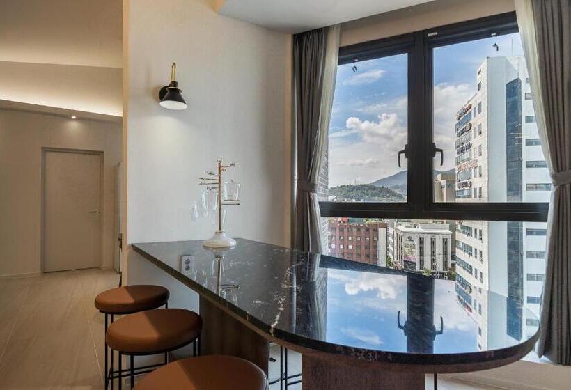 סוויטה נשיאותית, Brown Dot Hotel Masan Yangduck