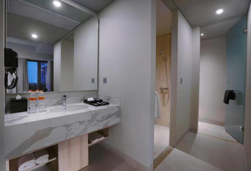 Номер Deluxe, Harper Cikarang By Aston