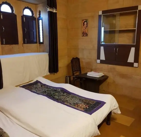 اتاق خانوادگی, Fotiya Jaisalmer