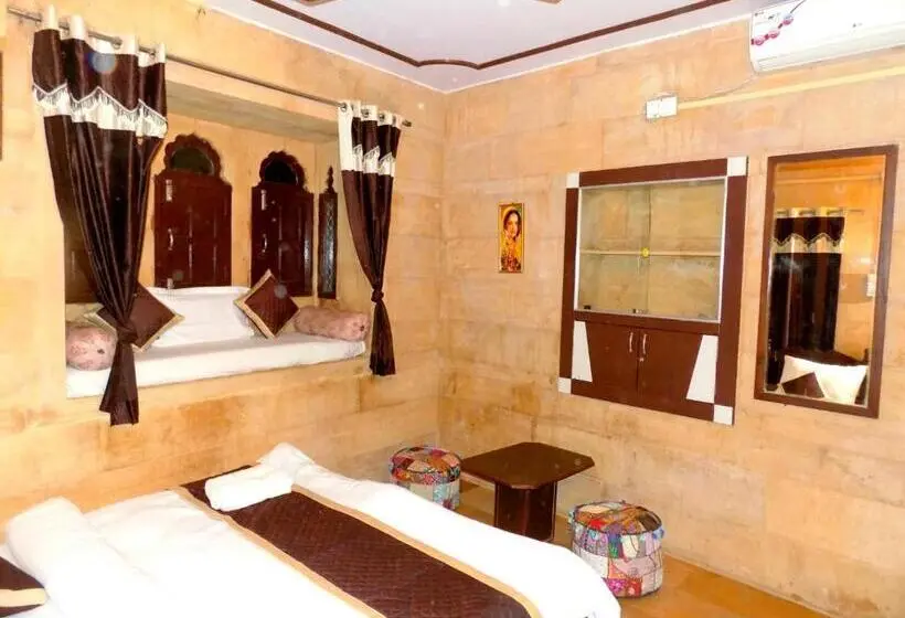 اتاق خانوادگی, Fotiya Jaisalmer