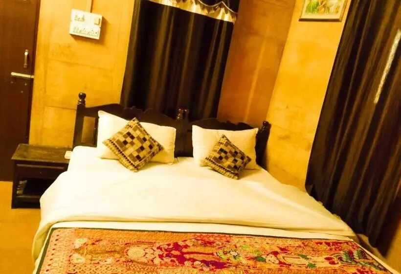اتاق اکونومی, Fotiya Jaisalmer