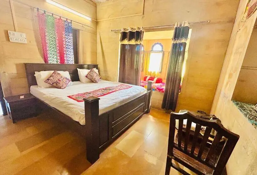 اتاق اکونومی, Fotiya Jaisalmer
