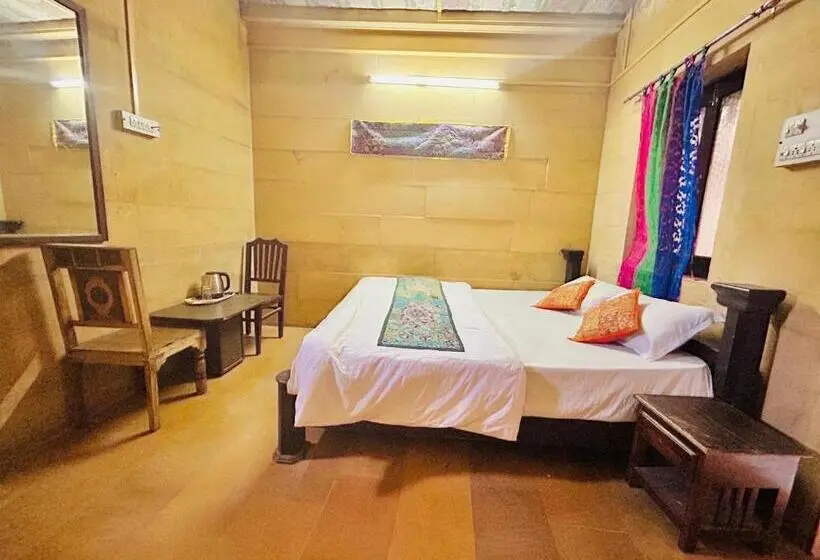 اتاق اکونومی, Fotiya Jaisalmer