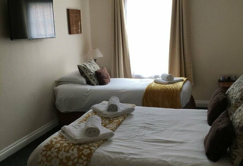 غرفة قياسية, The Chequers