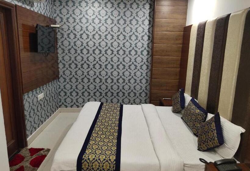 デラックスルーム, 51