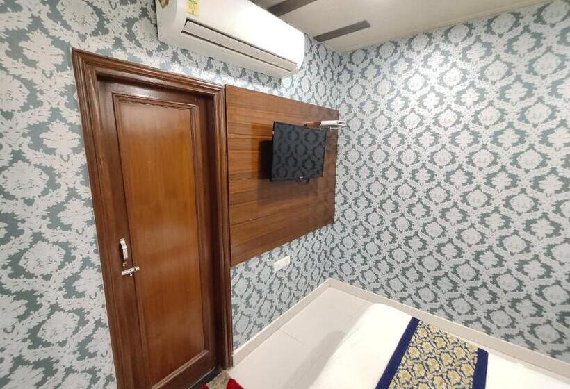 デラックスルーム, 51