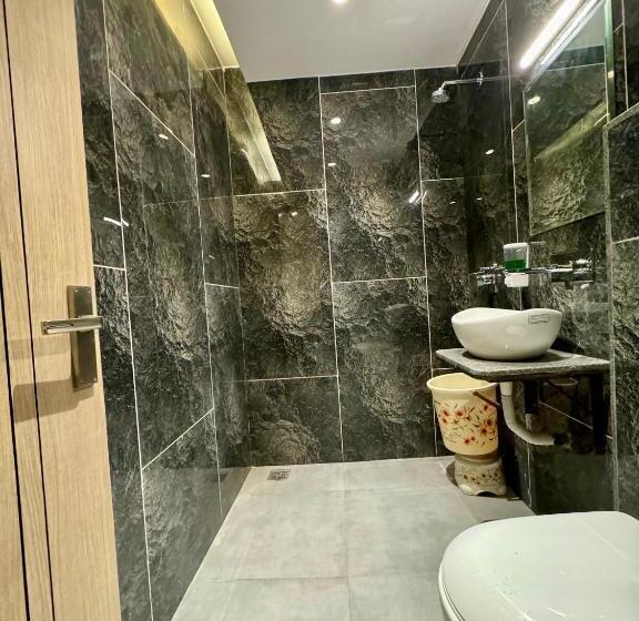 スタンダードトリプルルーム, 51