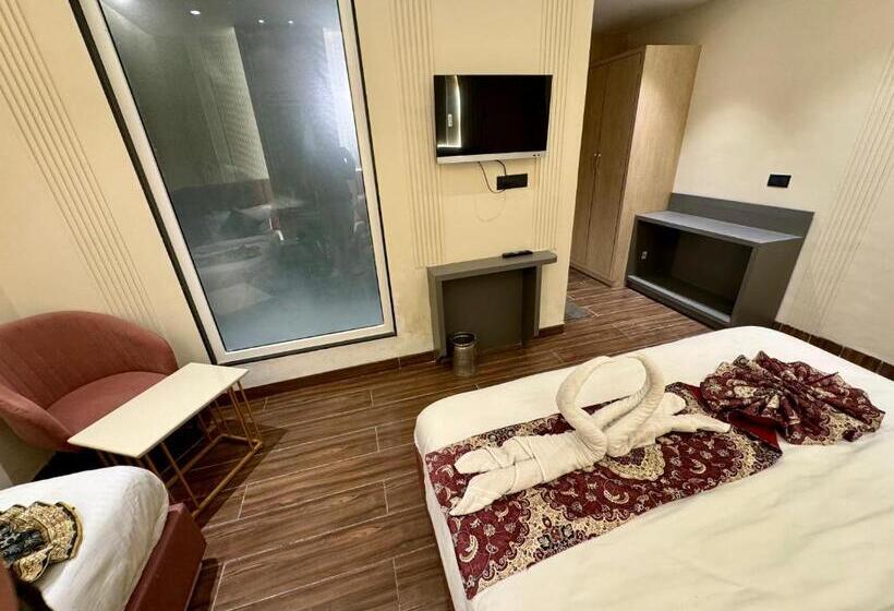 スタンダードトリプルルーム, 51