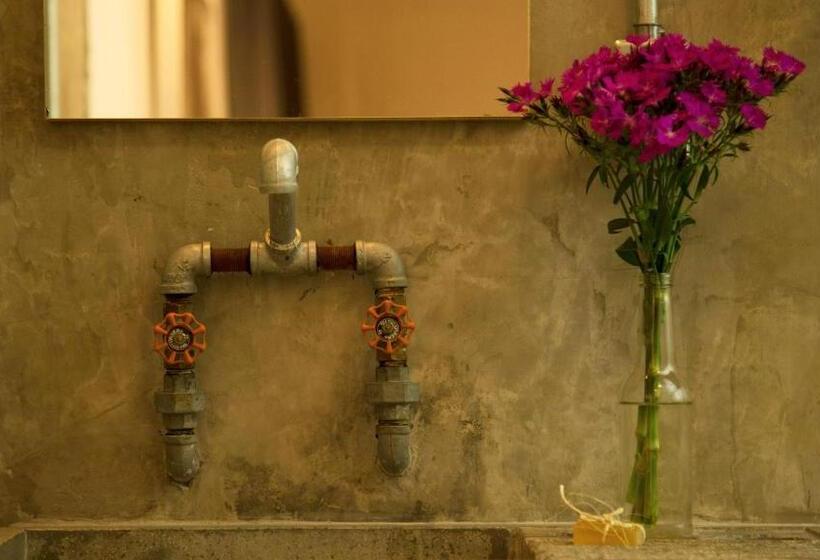 Люкс с Балконом, Agrado Guest House