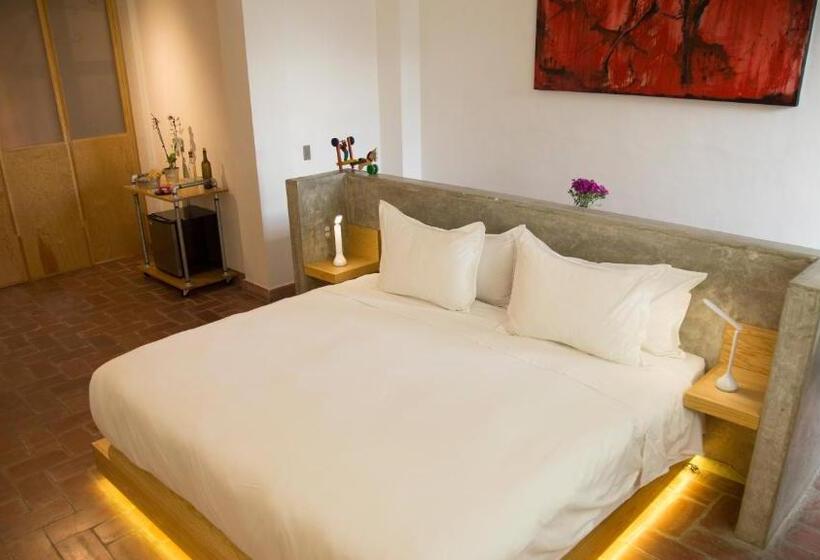 Люкс с Балконом, Agrado Guest House