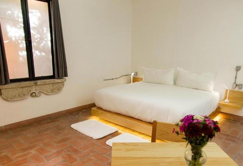 Люкс, Agrado Guest House