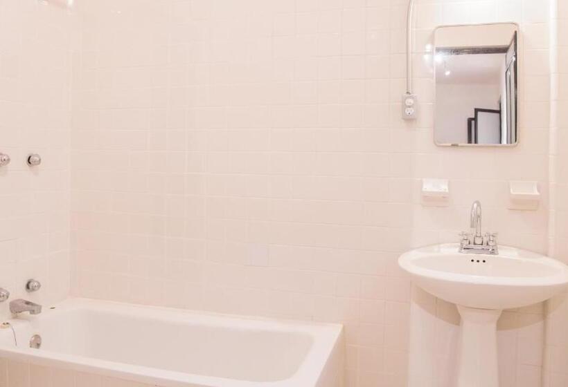 Люкс, Agrado Guest House