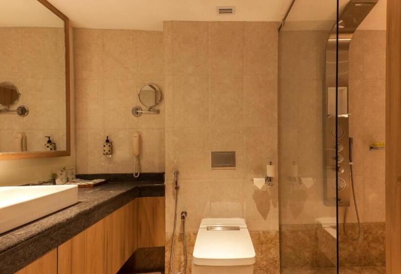 סוויטה אקזקיוטיב, Lemon Tree Premier Patna