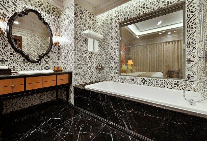 سوییت جونیور, Silk Path Grand Sapa Resort & Spa