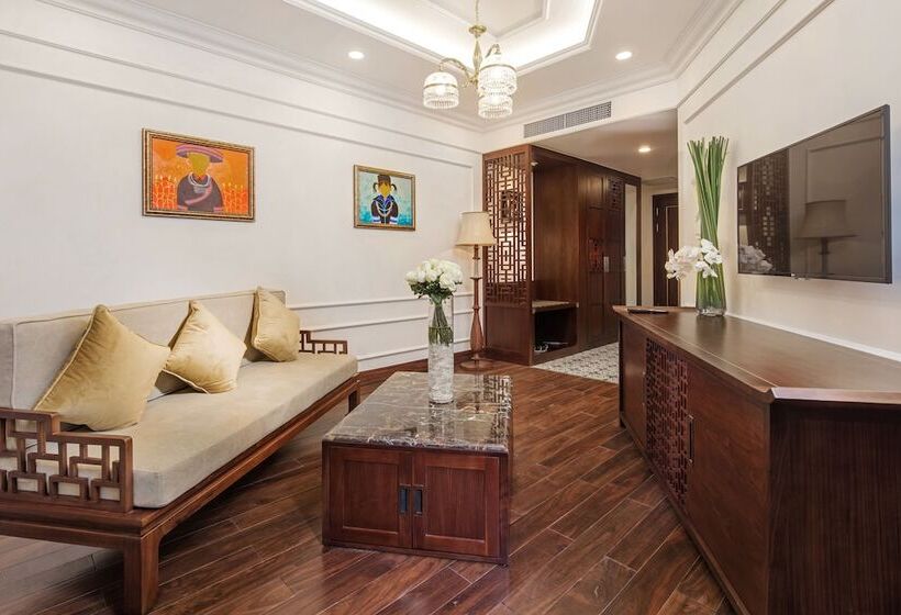 سوئیت پرزیدنت, Silk Path Grand Sapa Resort & Spa