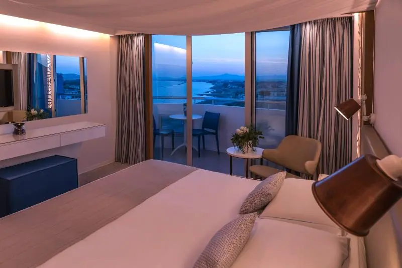 بانگلوی استاندارد, Silk Path Grand Sapa Resort & Spa