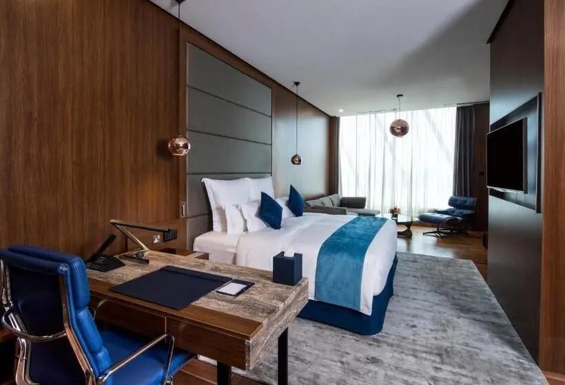 Junior Suite King Bed