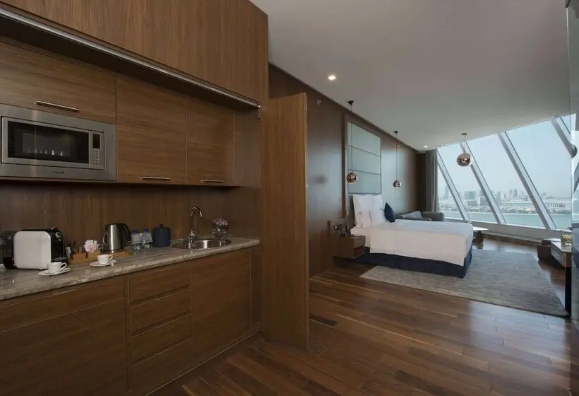 سوئیت کلاب, Wyndham Grand Manama