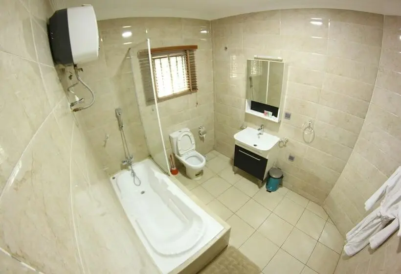 سوییت, Celia's Suites