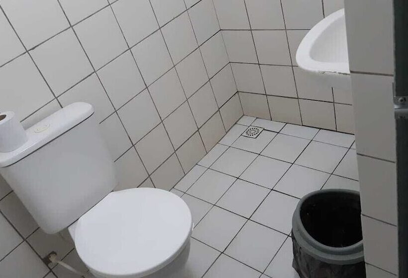 غرفة قياسية, Italia