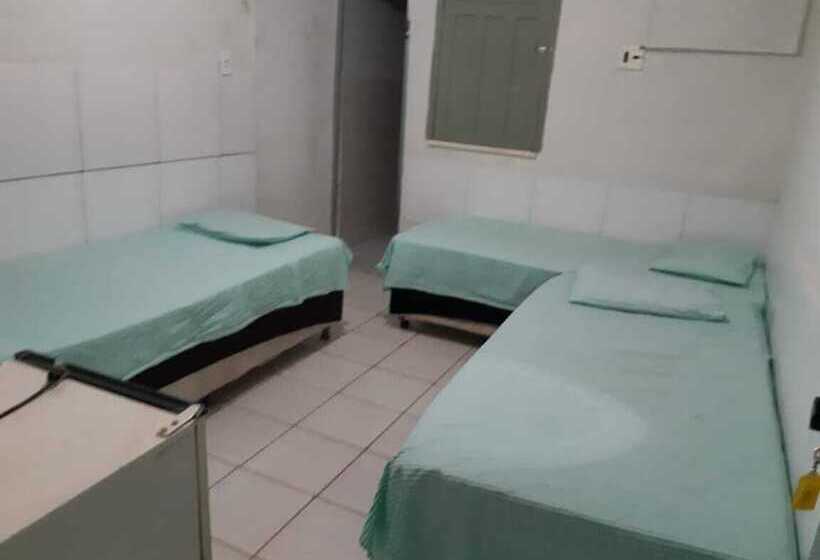 غرفة قياسية ثلاثية, Italia