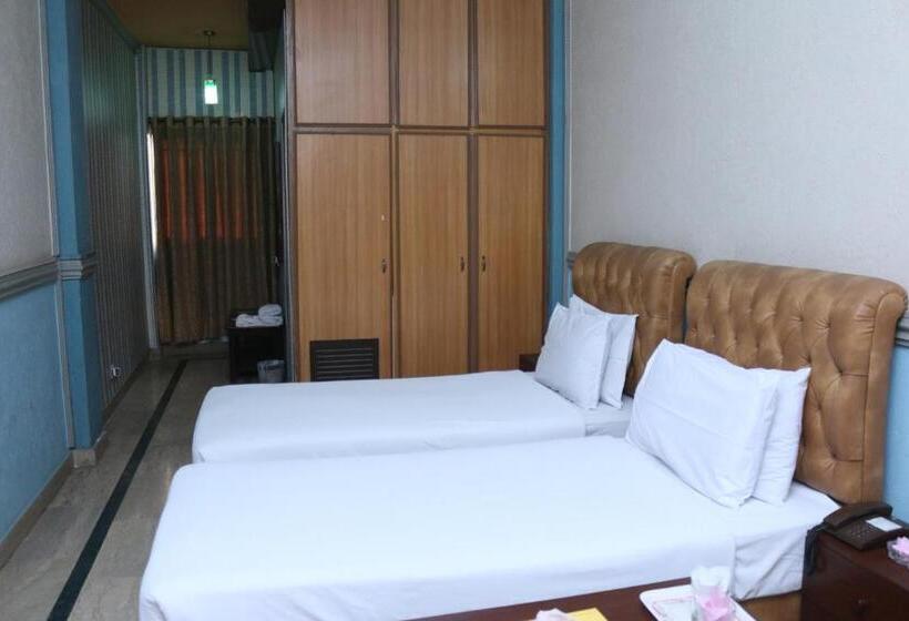 اتاق لوکس, Mayfair