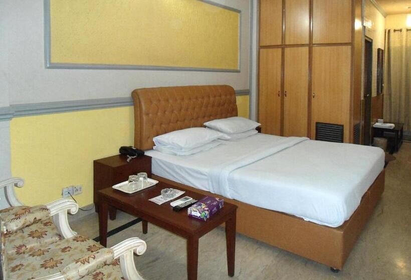 اتاق لوکس, Mayfair