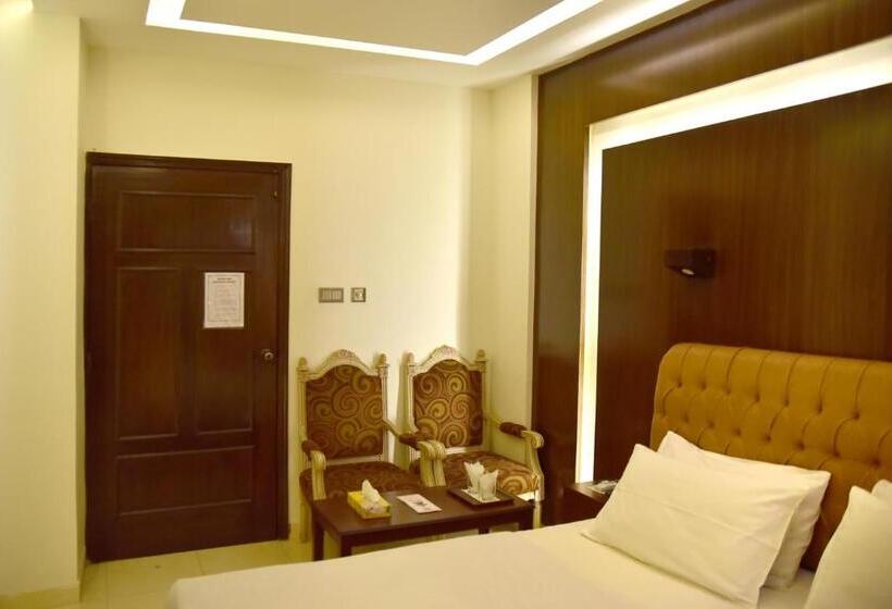 اتاق سوپریور, Mayfair