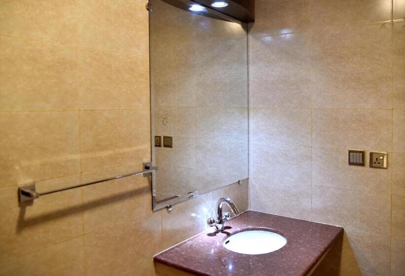 اتاق سوپریور, Mayfair