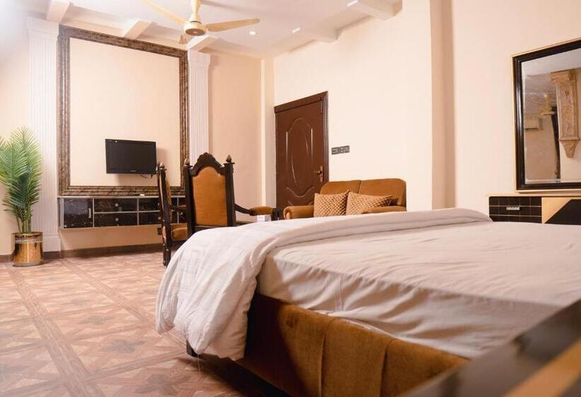 Economy Triple Room, Mayfair