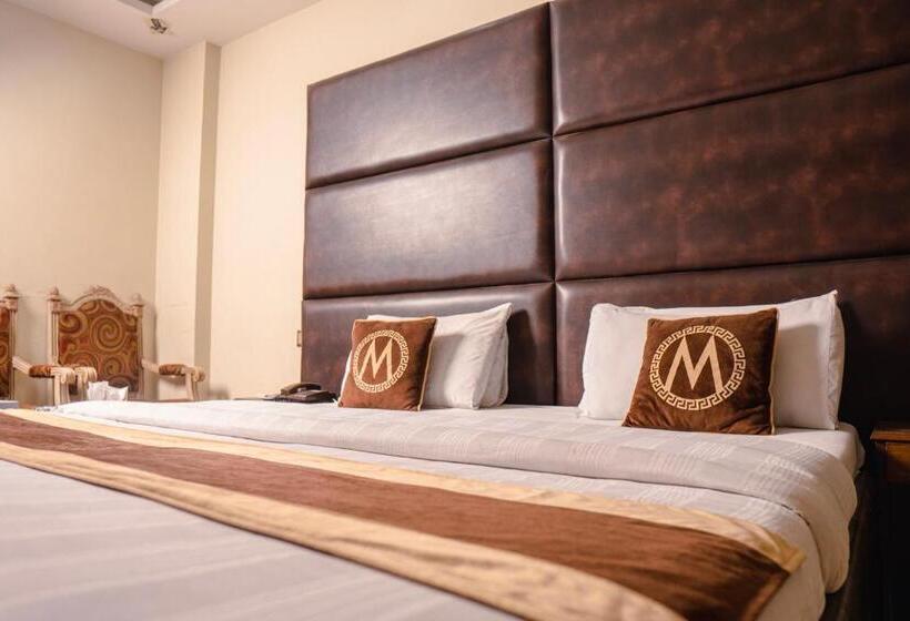 Economy Triple Room, Mayfair