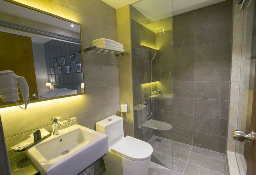 חדר דלוקס, Redpine Boutique