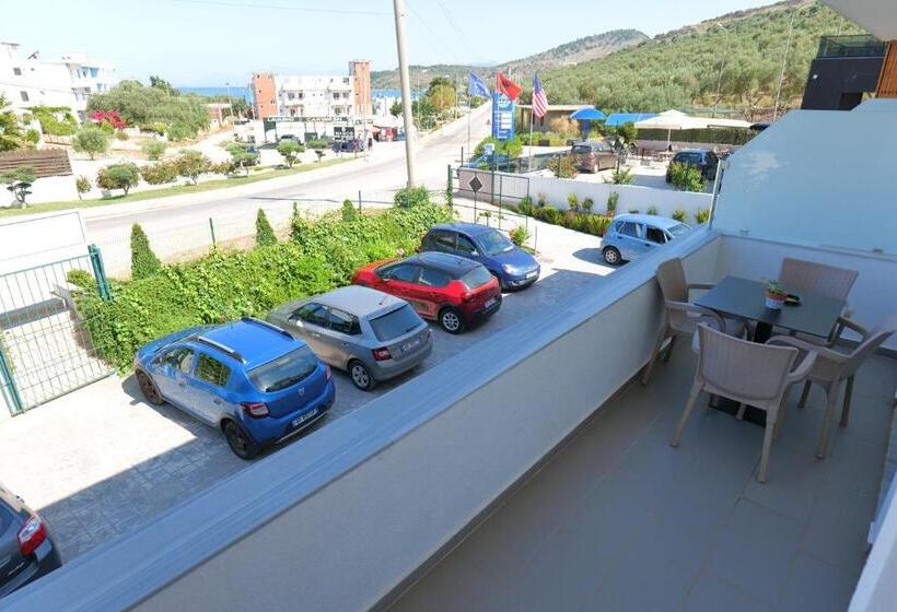 バルコニー付スタンダード4ベッドルーム, Shark