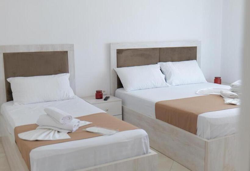 バルコニー付きスタンダードトリプルルーム, Shark