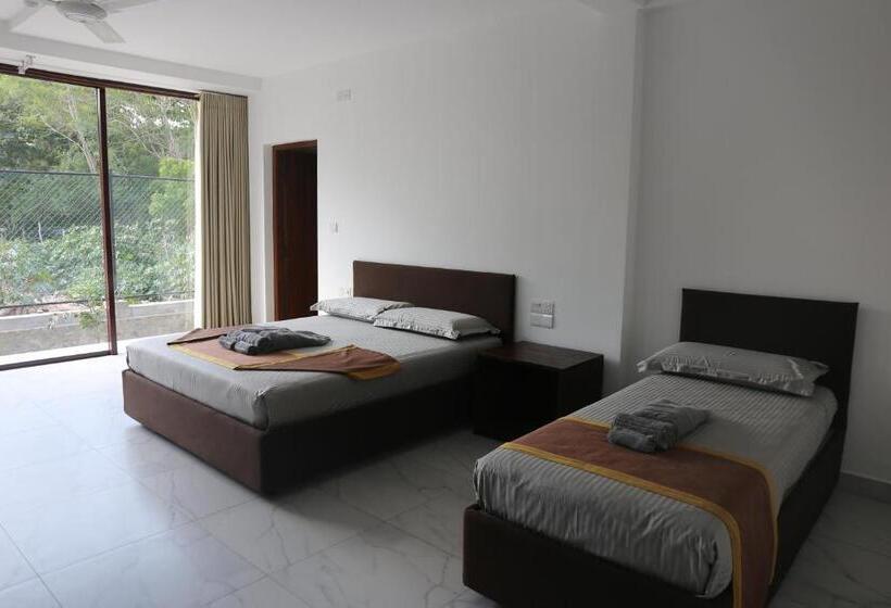 חדר סופריור לשלושה, Amanda Beach Resort