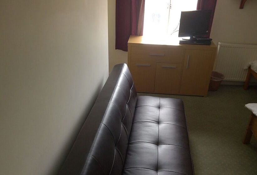 غرفة عائلية, Black Bull