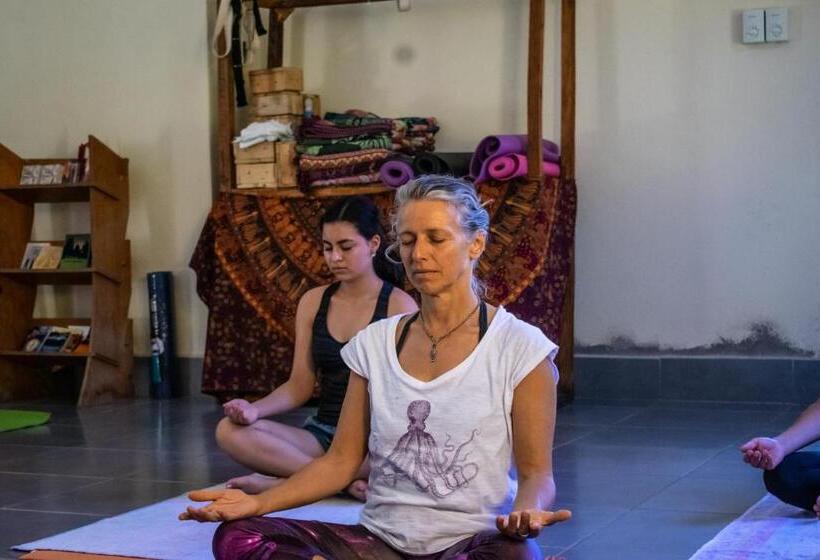 بنگله خانوادگی, Restaurante Spa La Barca De Oro