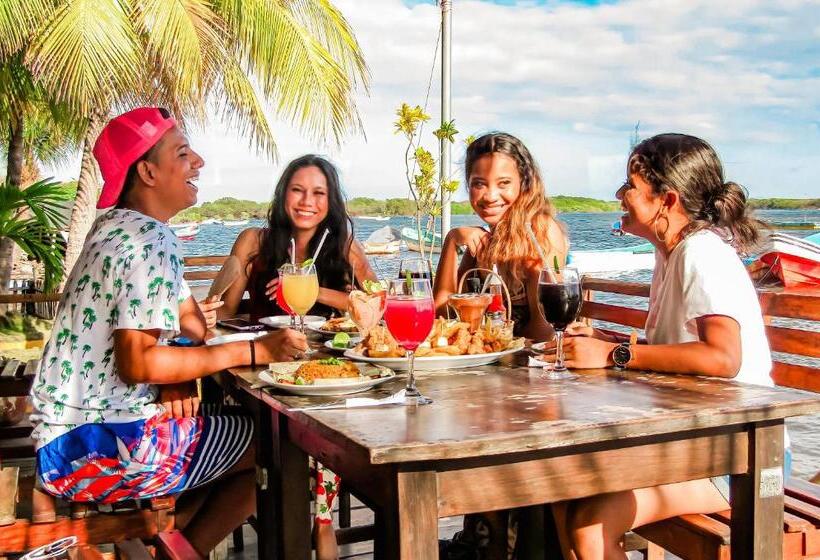 اتاق سه نفره دلوکس با چشمانداز دریا, Restaurante Spa La Barca De Oro