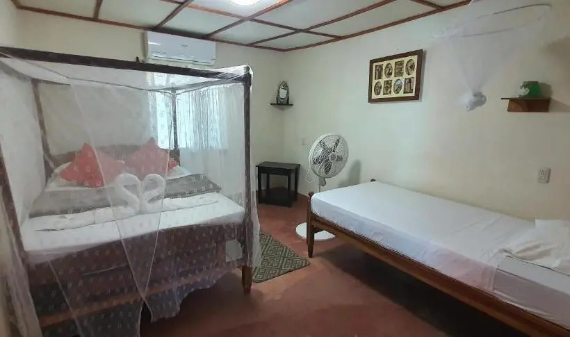 コンフォートトリプルルーム, Restaurante Spa La Barca De Oro